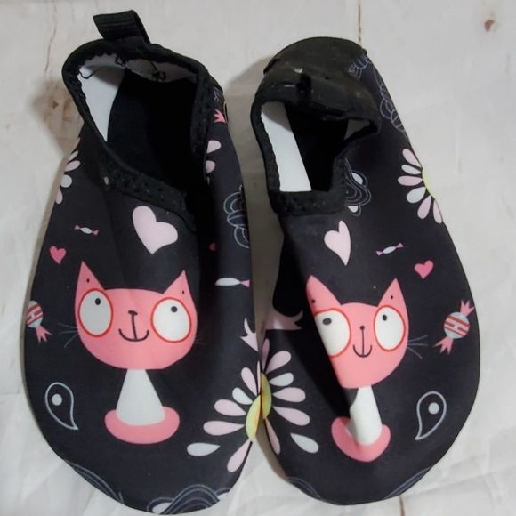 Met Water Shoes Black Pink Cat Flowers Size 28/29 - Picture 2 of 5